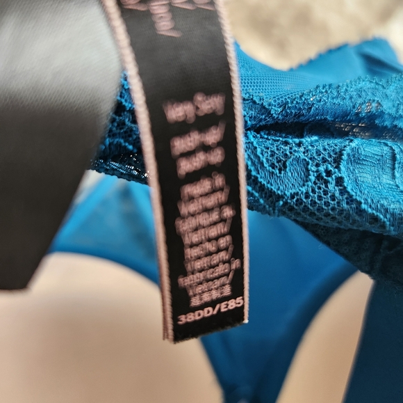 Victoria's Secret Teal Lace Bra - Picture 9 of 9